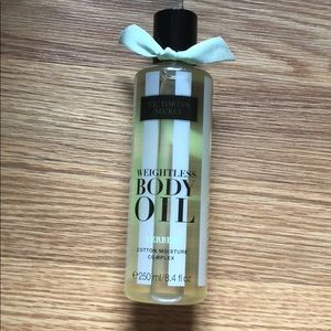 Victoria Secret weightless body oil